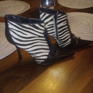 Charles David real fur and leather boot shoes